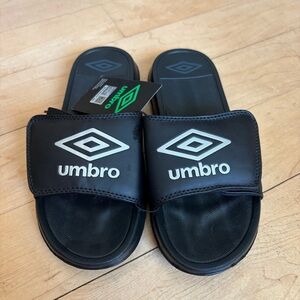 BRAND NEW Youth Size 3 Umbro Black and Silver Slide Sandals